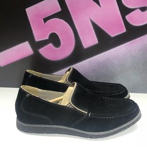 New Hush Puppies Black Velvet Slip On  Oxfords